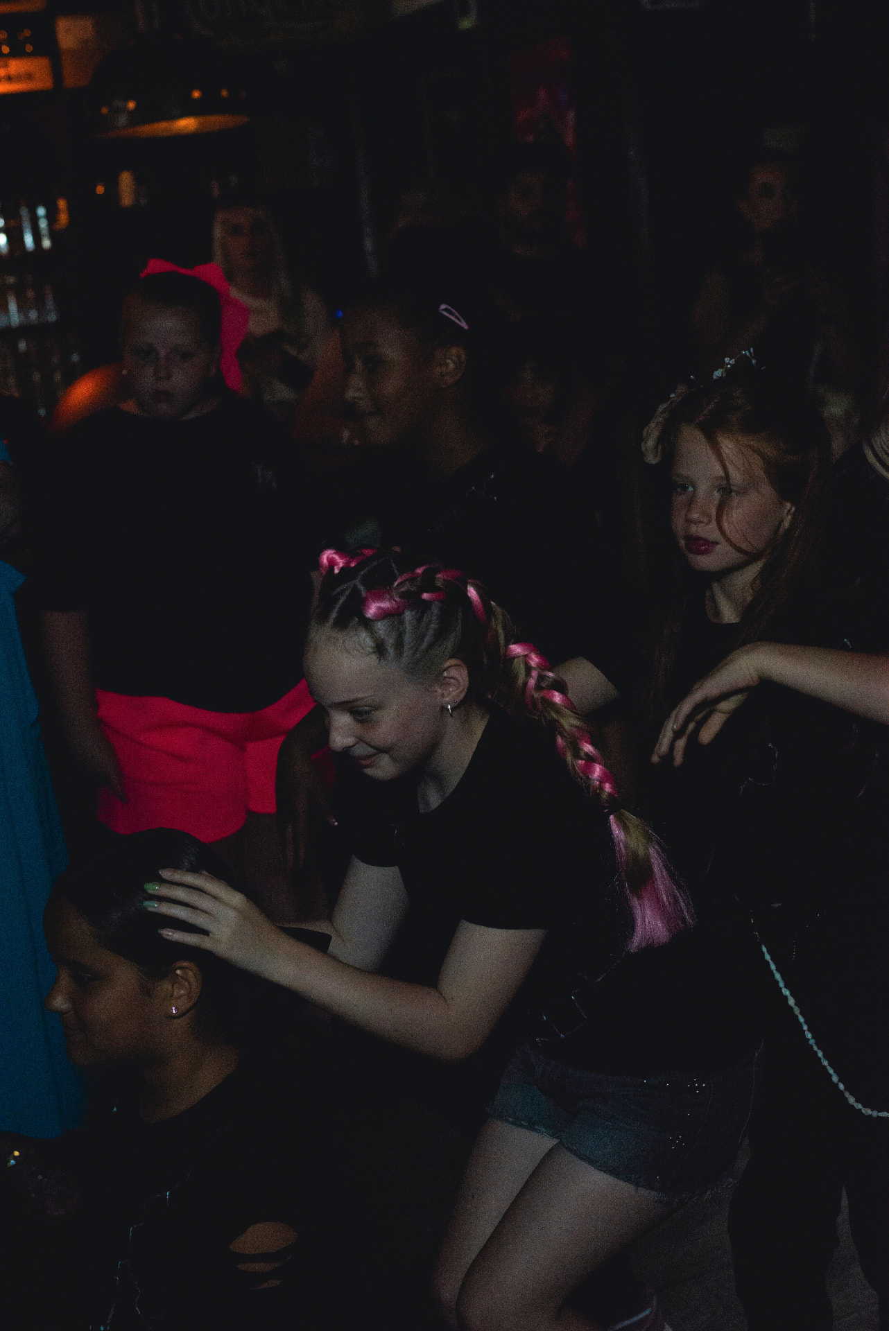 Dansers tussen het publiek